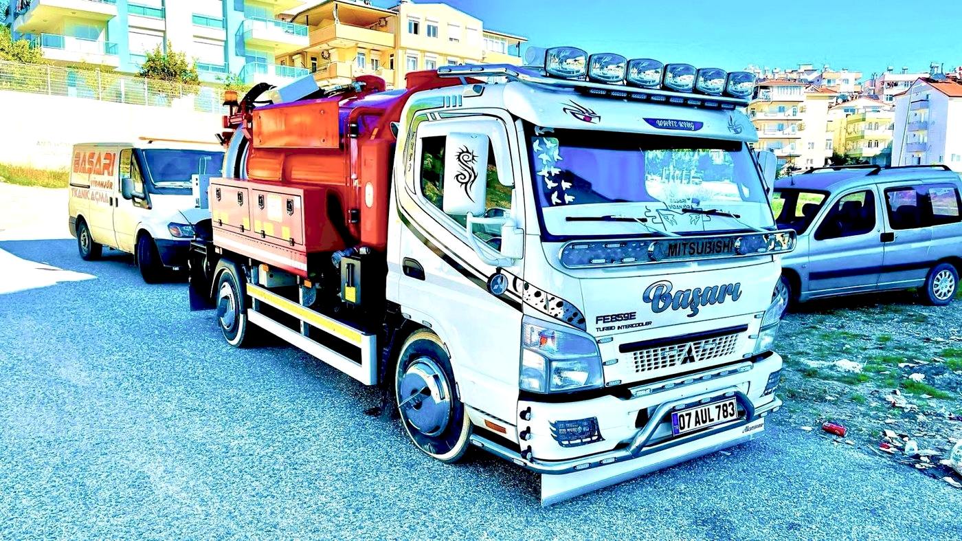 Profesyonel ekipmanlarımız — rögar ve logar temizliği
